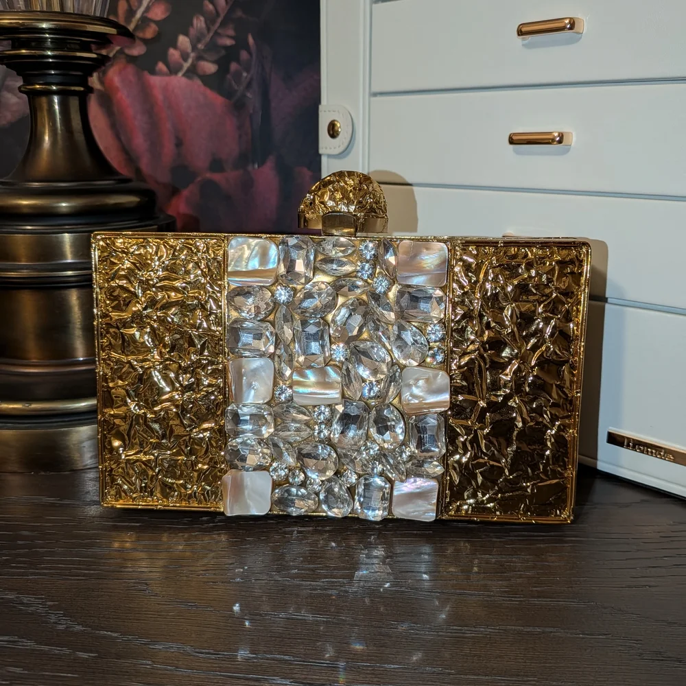 Ramla Arya Clutch